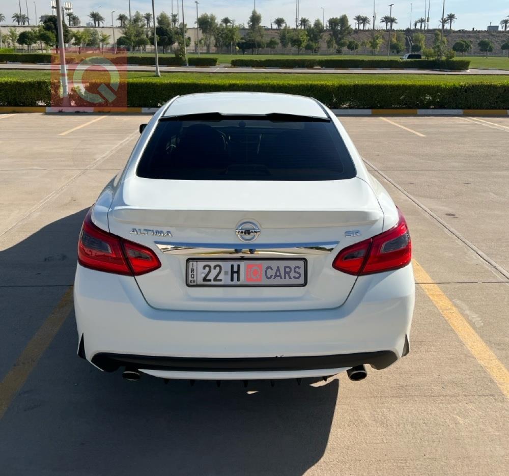 نيسان ألتيما